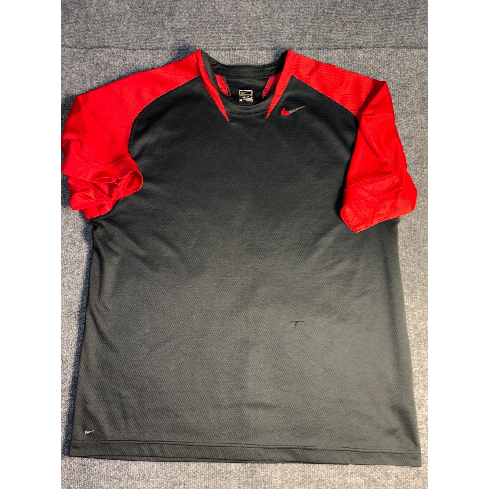 Nike Activewear Shirt Mens Xl Black Red Mesh Super Stretch Crew Neck Swoosh Logo
